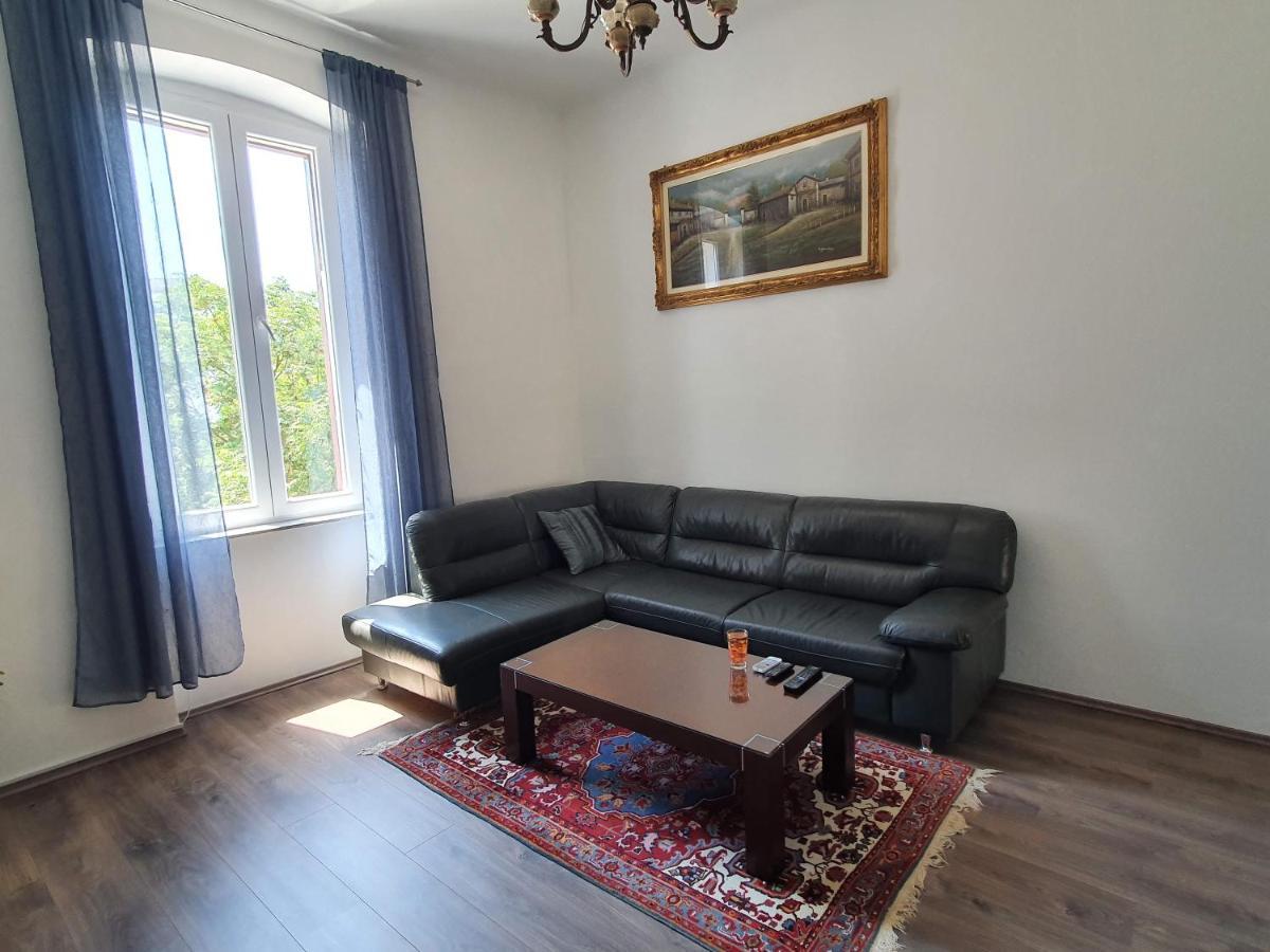 Apartment Tina Pula Exterior photo